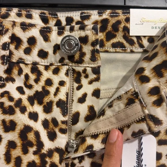 Tommy Bahama Leopard Print Mini Skirt Denim Stretch - Picture 4 of 5